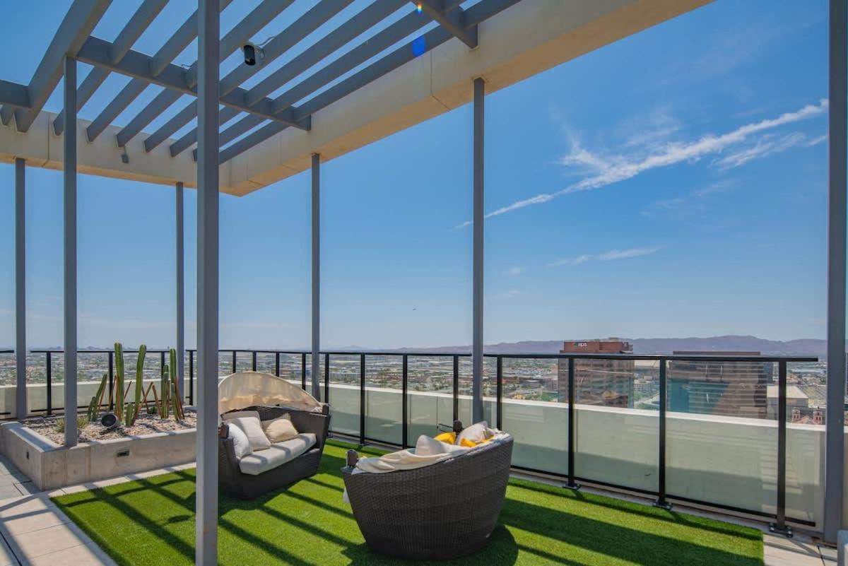 Detailed 2Bd, Highrise Dt, Pool, Gym, Parking, Sleeps 8 Apartment Phoenix Bagian luar foto