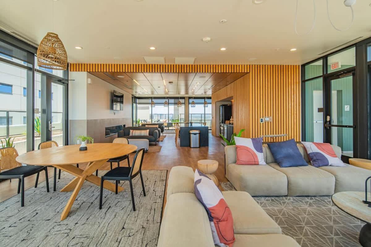 Detailed 2Bd, Highrise Dt, Pool, Gym, Parking, Sleeps 8 Apartment Phoenix Bagian luar foto