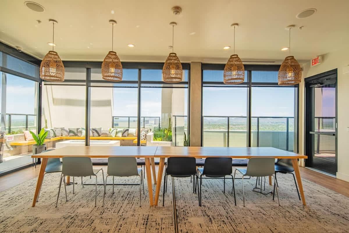 Detailed 2Bd, Highrise Dt, Pool, Gym, Parking, Sleeps 8 Apartment Phoenix Bagian luar foto
