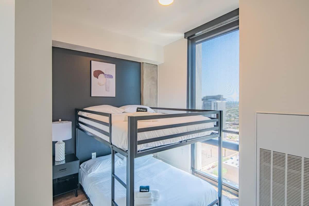 Detailed 2Bd, Highrise Dt, Pool, Gym, Parking, Sleeps 8 Apartment Phoenix Bagian luar foto