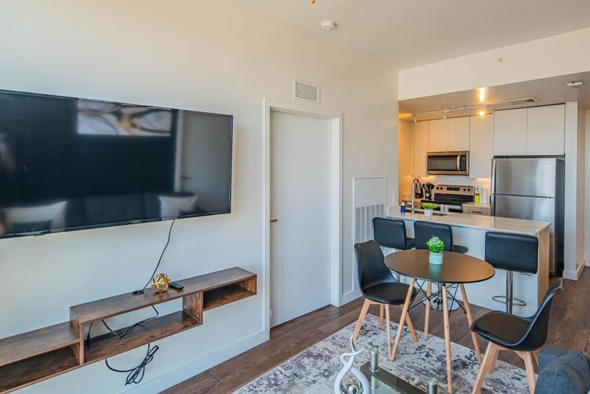 Detailed 2Bd, Highrise Dt, Pool, Gym, Parking, Sleeps 8 Apartment Phoenix Bagian luar foto