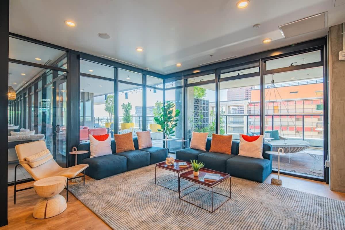 Detailed 2Bd, Highrise Dt, Pool, Gym, Parking, Sleeps 8 Apartment Phoenix Bagian luar foto