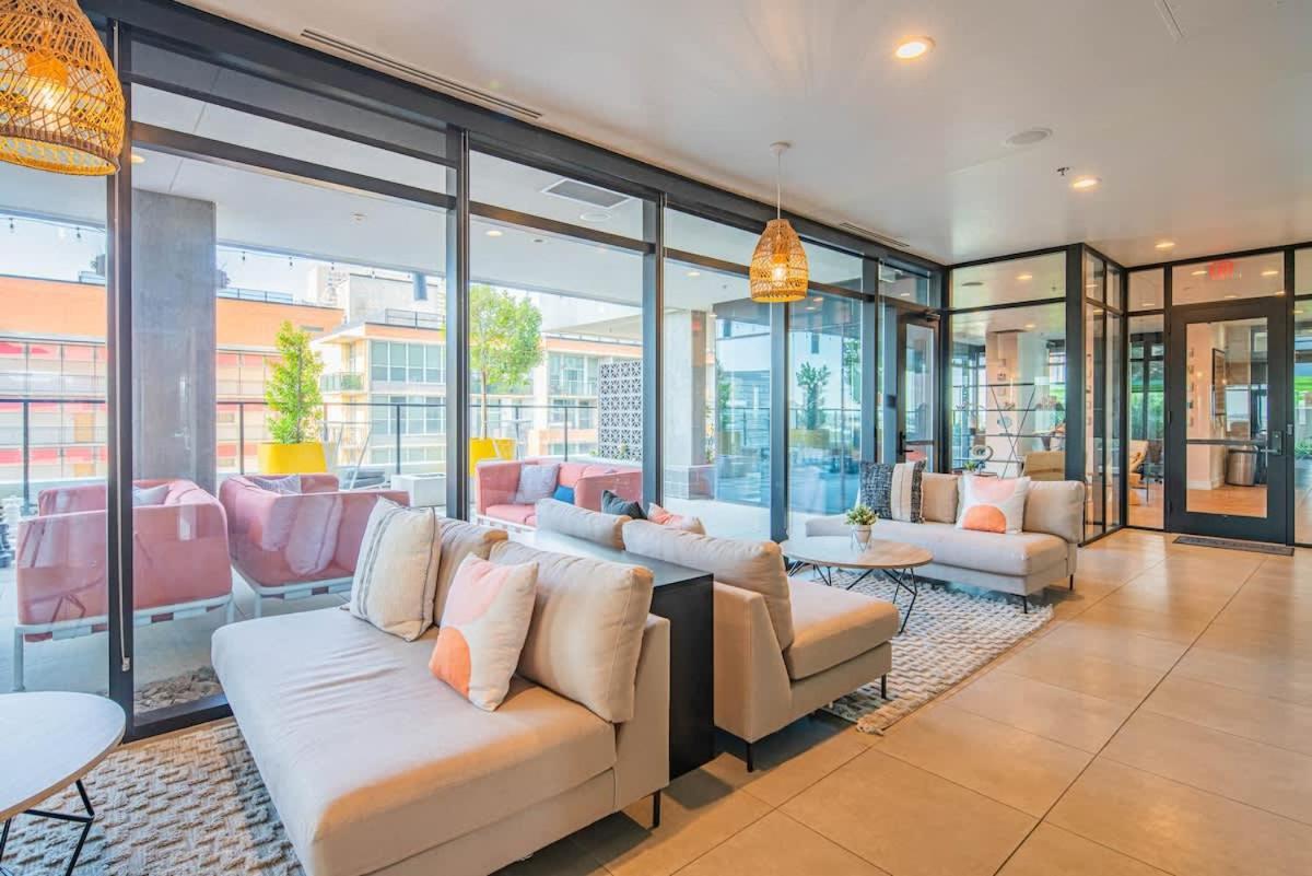 Detailed 2Bd, Highrise Dt, Pool, Gym, Parking, Sleeps 8 Apartment Phoenix Bagian luar foto