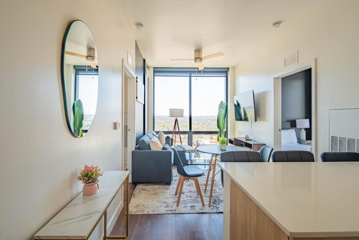 Detailed 2Bd, Highrise Dt, Pool, Gym, Parking, Sleeps 8 Apartment Phoenix Bagian luar foto