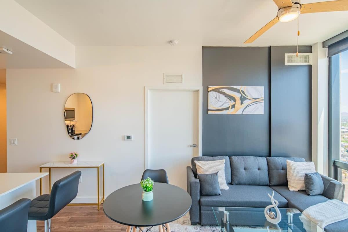 Detailed 2Bd, Highrise Dt, Pool, Gym, Parking, Sleeps 8 Apartment Phoenix Bagian luar foto