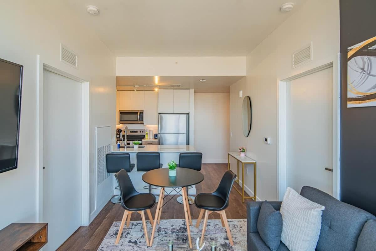 Detailed 2Bd, Highrise Dt, Pool, Gym, Parking, Sleeps 8 Apartment Phoenix Bagian luar foto
