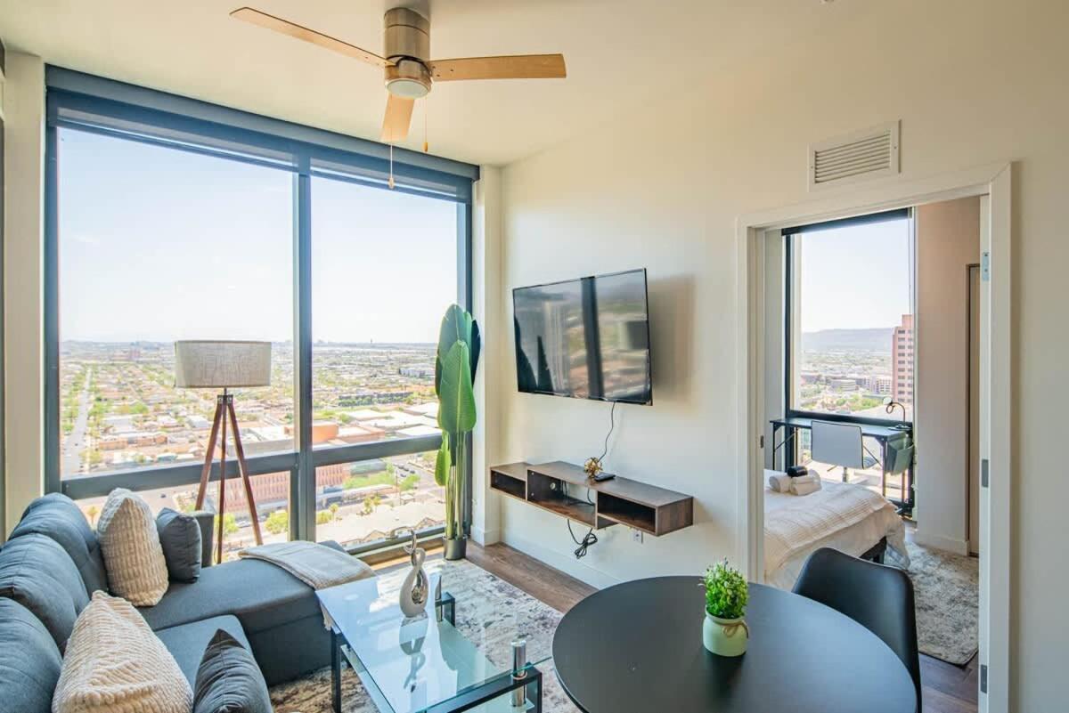Detailed 2Bd, Highrise Dt, Pool, Gym, Parking, Sleeps 8 Apartment Phoenix Bagian luar foto