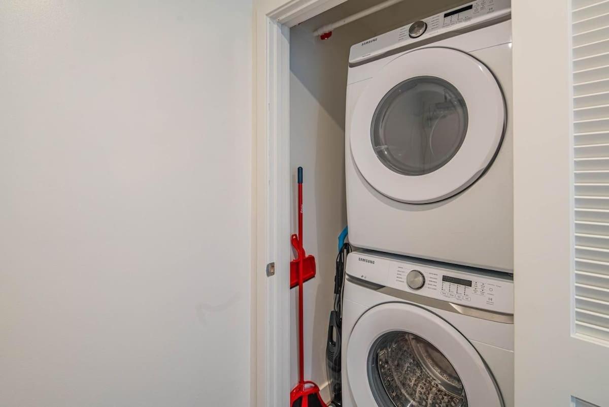 Detailed 2Bd, Highrise Dt, Pool, Gym, Parking, Sleeps 8 Apartment Phoenix Bagian luar foto