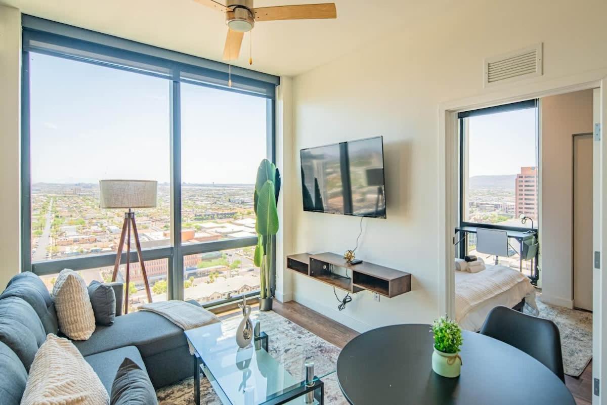 Detailed 2Bd, Highrise Dt, Pool, Gym, Parking, Sleeps 8 Apartment Phoenix Bagian luar foto