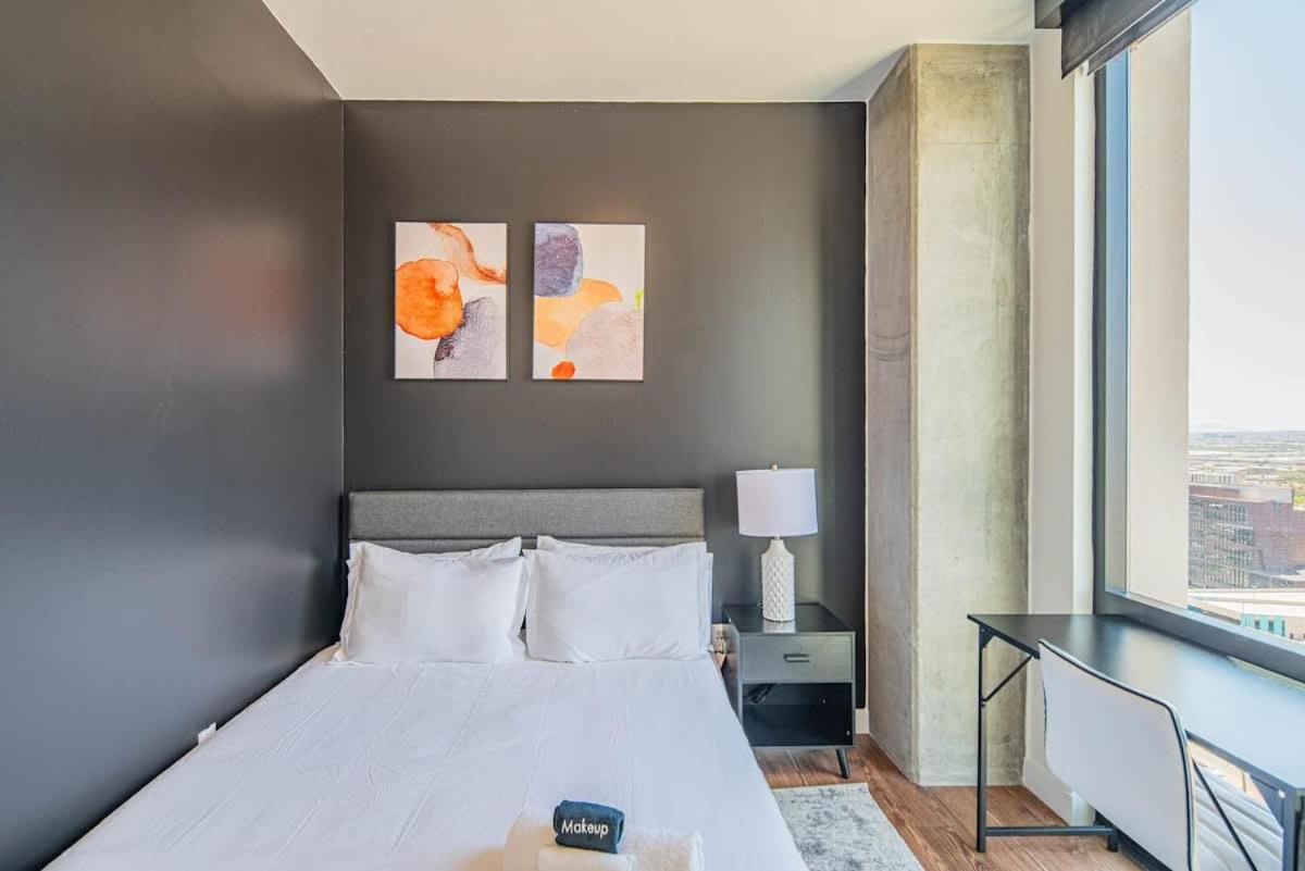 Detailed 2Bd, Highrise Dt, Pool, Gym, Parking, Sleeps 8 Apartment Phoenix Bagian luar foto