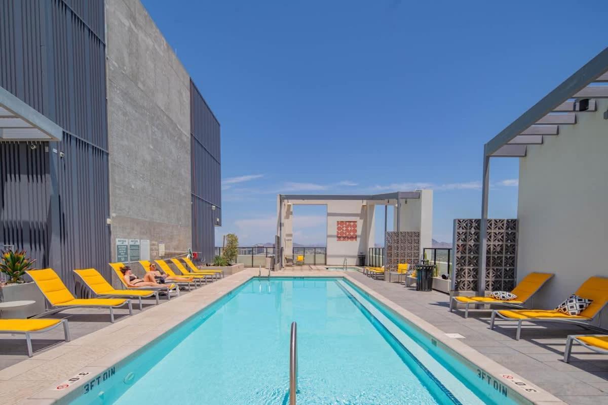 Detailed 2Bd, Highrise Dt, Pool, Gym, Parking, Sleeps 8 Apartment Phoenix Bagian luar foto